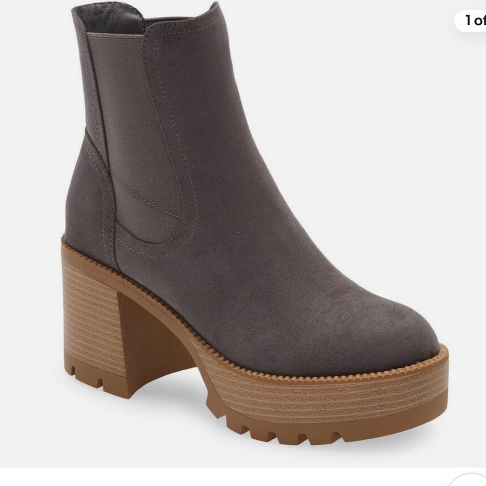 BP. Jillyan Platform Chelsea Boot. Barely worm